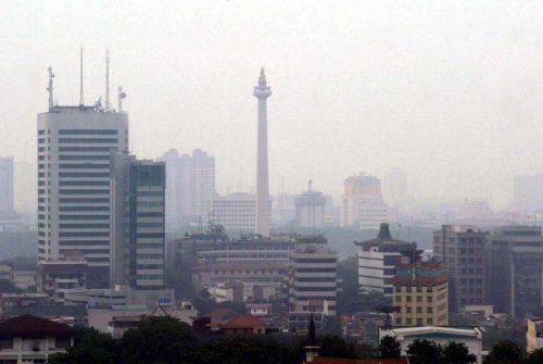 Ινδονησία: Εβδομήντα πέντε τραυματίες από την κατάρρευση ορόφου στο Χρηματιστήριο της Τζακάρτας