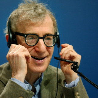 «Άδικους και αξιολύπητους» αποκαλεί ο Άλεκ Μπόλντγουιν κινηματογραφικούς αστέρες που καταγγέλλουν τον Γούντι Άλλεν