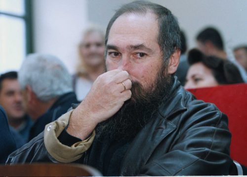 Τζίμης Πανούσης: «Παρότι είμαι ταλαντούχος ηθοποιός αρνούμαι να συνεχίσω να παίζω τον ρόλο του υπαλλήλου…»