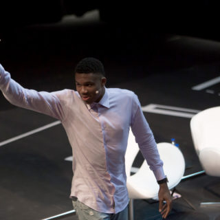 Επική φάρσα του Γιάννη Αντετοκούνμπο σε νέο συμπαίκτη του [ΒΙΝΤΕΟ]