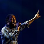 Η εντυπωσιακή εμφάνιση του Kendrick Lamar στην απομονή των βραβείων Grammy