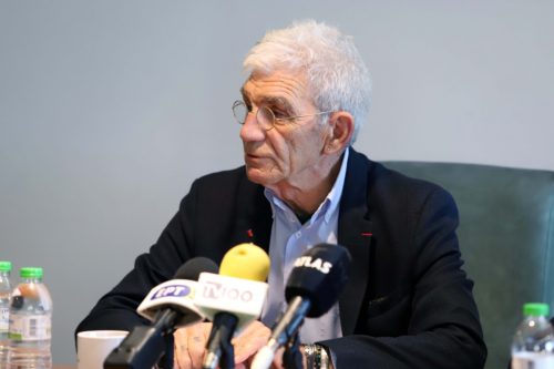 «Κύριε δήμαρχε τόσα χρόνια σας ψηφίζω, βρείτε μου ένα καλό παιδί για την κόρη μου»