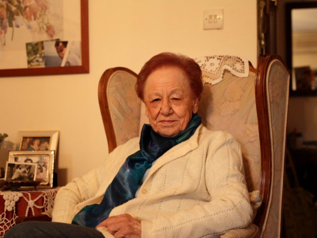 «Θυμάμαι τα αίματα από τα σφαχτάρια να τρέχουν πάνω μας και να περνάμε το μπλόκο των Γερμανών»