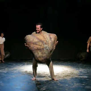 Μικρό κείμενο για την παράσταση «Ο Ξένος του Καμύ» στο Από Μηχανής Θέατρο