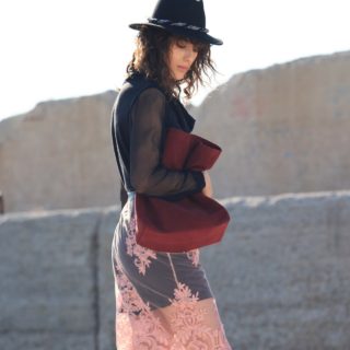 Κάθε κομμάτι RIEN είναι φτιαγμένο για εκείνες που δεν προσπαθούν να είναι στη μόδα