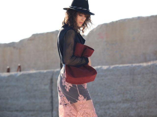 Κάθε κομμάτι RIEN είναι φτιαγμένο για εκείνες που δεν προσπαθούν να είναι στη μόδα