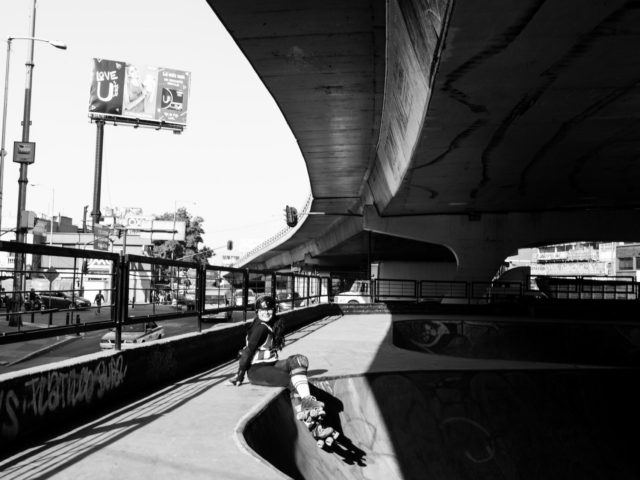 Ταξίδι στο Μέξικο Σίτι: Συνάντηση με τους φίλους στο πάρκο ένα ηλιόλουστο απόγευμα.