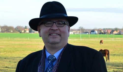 Στέλεχος του κόμματος Εναλλακτική για τη Γερμανία ασπάστηκε το Ισλάμ και στη συνέχεια παραιτήθηκε