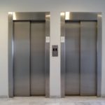 Λάρισα: Σε μια πολυκατοικία «κλείδωσαν» το ασανσέρ σε όσους δεν πληρώνουν κοινόχρηστα