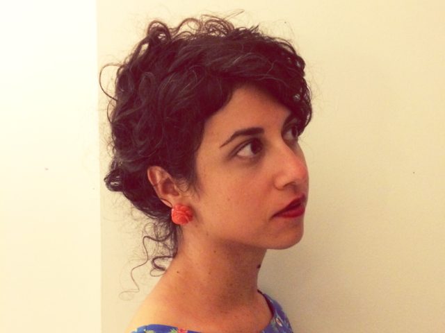 Η Βάλια Τσάϊτα-Τσιλιμένη μας συστήνει τη νέα της ποιητική συλλογή «Άγρια Χόρτα»