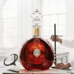 Αυτό είναι το μεγαλύτερο κρυστάλλινο μπουκάλι κονιάκ στον κόσμο