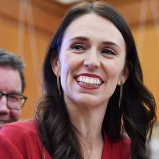 Σοκάρει το περιεχόμενο των ερωτήσεων στις οποίες κλήθηκε να απαντήσει η πρωθυπουργός της Νέας Ζηλανδίας