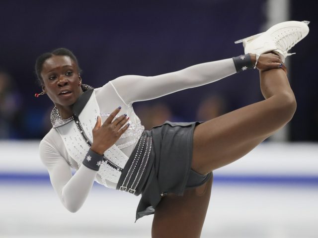 Η μαύρη φουστίτσα της Γαλλίδας αθλήτριας άρχισε ξαφνικά να αστράφτει, αφήνοντας το κοινό άναυδο [ΒΙΝΤΕΟ]