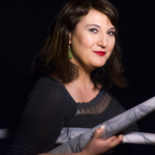 Ρωτήσαμε την Ιωάννα Μπακαλάκου πώς βάζει τον Αλέξανδρο Παπαδιαμάντη στο σπίτι μας…