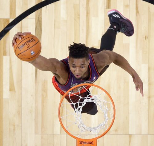 All Star Game: Δείτε τον τρομερό και φοβερό Ντόνοβαν Μίτσελ να σαρώνει στον διαγωνισμό καρφωμάτων