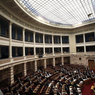Ψηφίστηκε επί της αρχής το νομοσχέδιο για την αναδοχή