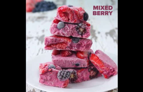 Τέσσερις τρόποι για να πάψει το γιαούρτι σας να είναι βαρετό [ΒΙΝΤΕΟ]