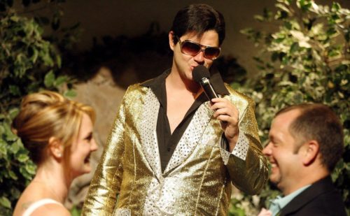 Μαζί με την παραλαβή των αποσκευών θα παίρνετε και άδεια γάμου στο αεροδρόμιο του Λας Βέγκας