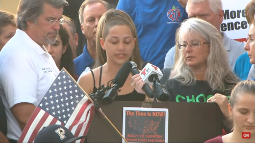 Έμα Γκονζάλες: Η έφηβη ορθώνει ανάστημα στον Ντόναλντ Τραμπ [BINTEO]