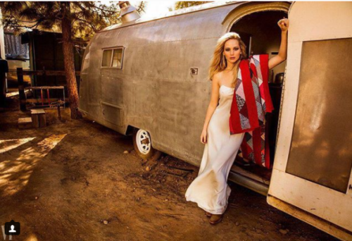 Η Τζένιφερ Λώρενς πιο συγκλονιστική από ποτέ στο τεύχος Μαρτίου του Vanity Fair [ΕΙΚΟΝΕΣ]