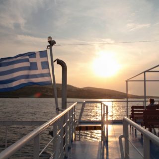 Απίστευτο: Η Guardian σας προσκαλεί να κάνετε διακοπές στην Ελλάδα της κρίσης