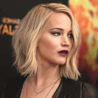 Η Τζένιφερ Λόρενς απαντά στα σεξιστικά σχόλια για το φόρεμά της