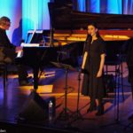 Η Καραμπέτη διαβάζει και ο Μητσιάς ερμηνεύει Νίκο Γκάτσο