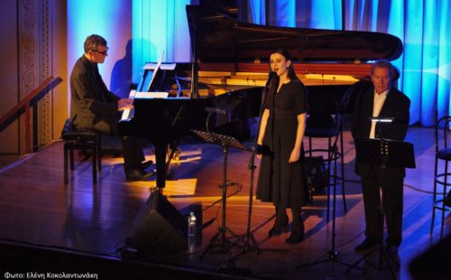 Η Καραμπέτη διαβάζει και ο Μητσιάς ερμηνεύει Νίκο Γκάτσο