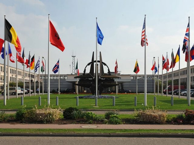 Επίθεση του Πολωνού πρωθυπουργού στους «τζαμπατζήδες» του ΝΑΤΟ