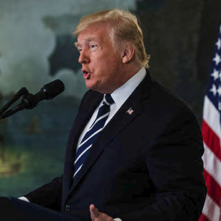 China Daily: «Aπό άλλο σύμπαν» οι αναρτήσεις του Ντόναλντ Τραμπ στο Twitter