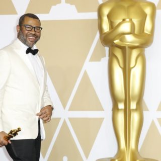 Ο Jordan Peele γράφει ιστορία ως ο πρώτος Αφρο-Αμερικανός που κέρδισε το Όσκαρ Καλύτερου Πρωτότυπου Σεναρίου [ΒΙΝΤΕΟ]