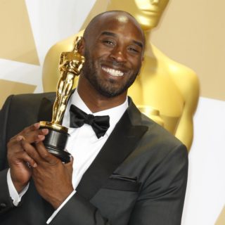 Ο Κόμπι Μπράιαντ μόλις πρόσθεσε κι ένα Όσκαρ στα 5 δαχτυλίδια του