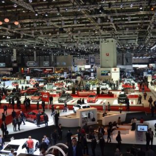 Παρελθόν οι σέξι καλλονές στη Διεθνή Έκθεση Αυτοκινήτου της Γενεύης