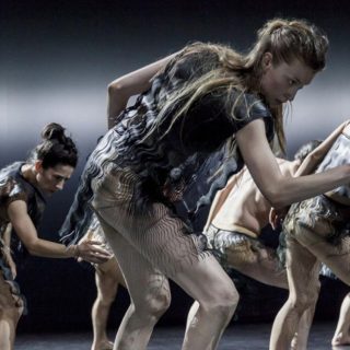 Η Sasha Waltz σημαδεύτηκε από μια εμπειρία έλλειψης βαρύτητας όταν ήταν δεκαπέντε χρονών