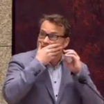 Πρωτοφανές περιστατικό: Απόπειρα αυτοκτονίας μέσα στο ολλανδικό Κοινοβούλιο [ΒΙΝΤΕΟ]