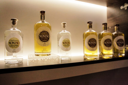 NONINO Grappa Corner: Η πιο κομψή και φινετσάτη grappa απέκτησε ένα bar σχεδιασμένο ειδικά για εκείνη