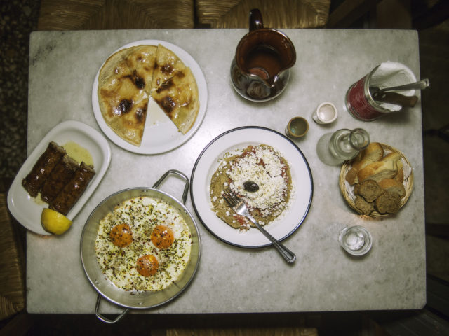 Το Λαΐνι φέρνει όλα τα καλά της Κρήτης σε ένα στενό του Κεραμεικού