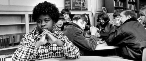 Πέθανε σε ηλικία 76 ετών το κορίτσι που έβαλε τέλος στον φυλετικό διαχωρισμό στα σχολεία των ΗΠΑ