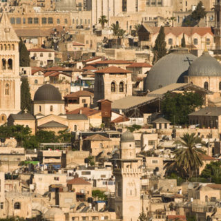 Έκτακτο: Αυτοκίνητο παρέσυρε έναν αστυνομικό και δύο στρατιώτες στην Άκρα στο Ισραήλ