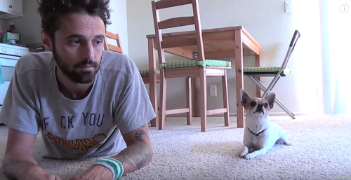 Δείτε τι συνέβη όταν ένας άντρας αποφάσισε να κάνει γιόγκα [ΒΙΝΤΕΟ]