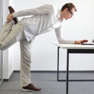 Σε όσο πιο ψηλό όροφο δουλεύεις, τόσο πιο ριψοκίνδυνες οικονομικές αποφάσεις παίρνεις!