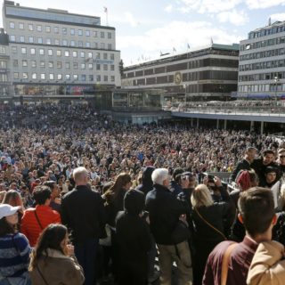 Η οικογένεια του Avicii ευχαρίστησε όσους τον τίμησαν με πρωτοβουλίες και δημόσιες συγκεντρώσεις