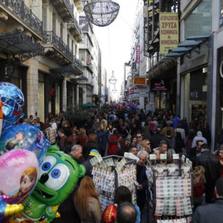Πώς θα λειτουργούν τα καταστήματα την περίοδο του Πάσχα