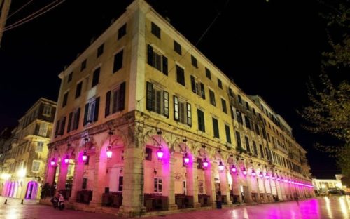 Κέρκυρα: Η εντυπωσιακή περιφορά 33 επιταφίων τη Μεγάλη Παρασκευή [ΕΙΚΟΝΕΣ]