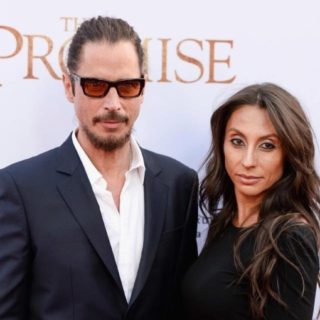 H σύζυγος του Κρις Κορνέλ, Βίκυ Καραγιάννη στηρίζει τη μάχη κατά των εξαρτήσεων