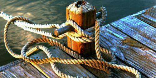 Πρόσκρουση πλοίου στο λιμάνι του Αγκιστρίου με πέντε τραυματίες