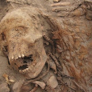 Αρχαιολόγοι ανακάλυψαν ομαδικό τάφο παιδιών στο Περού [ΒΙΝΤΕΟ]