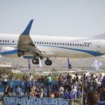 Αεροπλάνο πέρασε «ξυστά» από γήπεδο στην Κρήτη