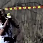 Οδηγός Motocross «λούζει» ρεπόρτερ με… λάσπη [ΒΙΝΤΕΟ]