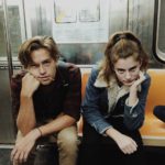 Ένα ζευγάρι συζητάει στο μετρό και η κουβέντα τους γίνεται viral για έναν σπουδαίο λόγο…